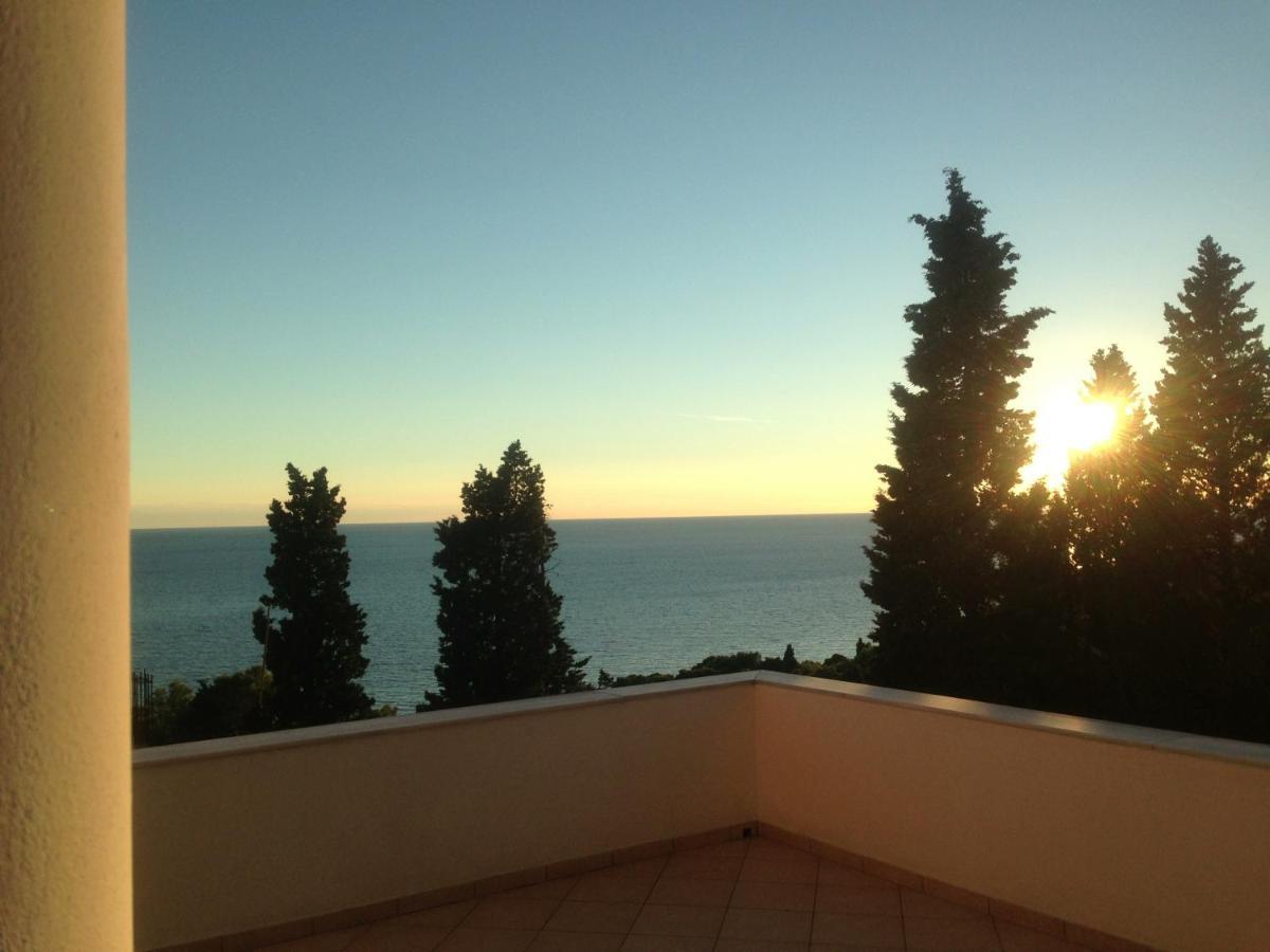 Rozela * Ulcinj